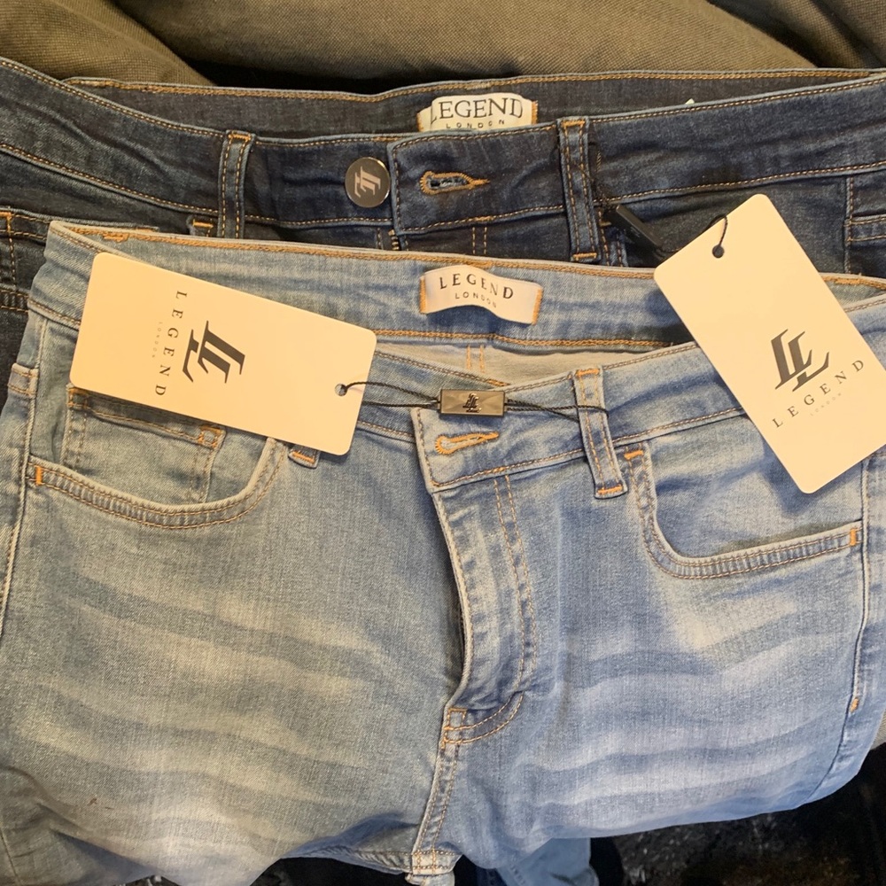 2 pairs of LEGEND LONDON spray on jeans.